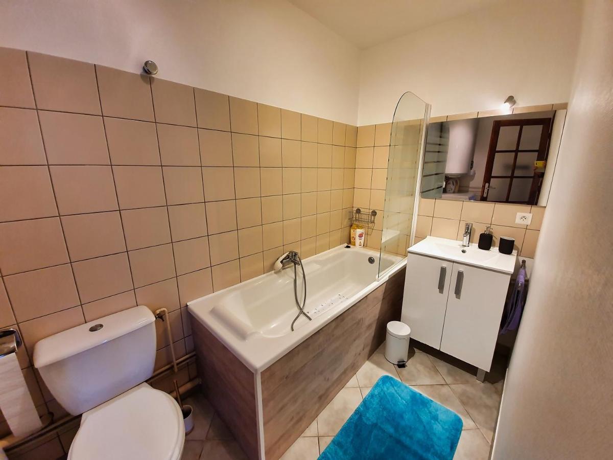 Idealement Situe, Spacieux Et Agreable, Parking Gratuit Et Classe 3 Etoiles Манд Екстер'єр фото