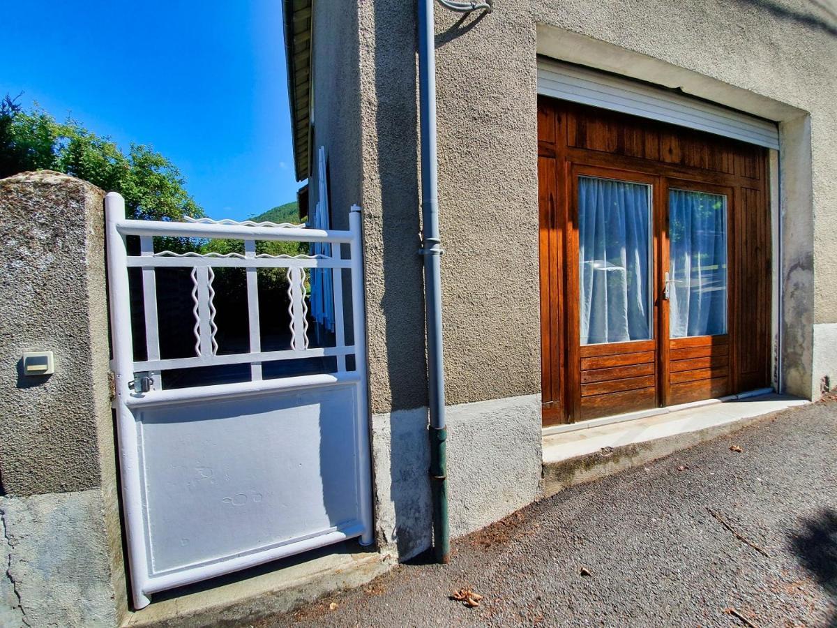 Idealement Situe, Spacieux Et Agreable, Parking Gratuit Et Classe 3 Etoiles Манд Екстер'єр фото